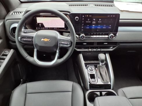 New 2025 Chevrolet Colorado LT w/ LT Convenience Package AWD/4WD image 11