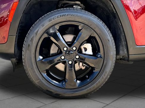 Used 2023 Jeep Grand Cherokee Limited w/ Luxury Tech Group II AWD/4WD image 11
