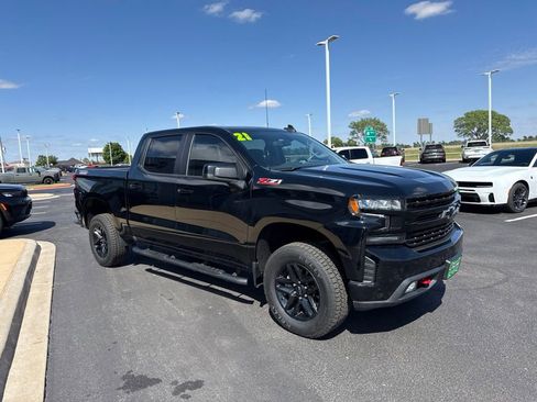 Used 2021 Chevrolet Silverado 1500 LT Trail Boss w/ Bed Protection Package AWD/4WD image 8