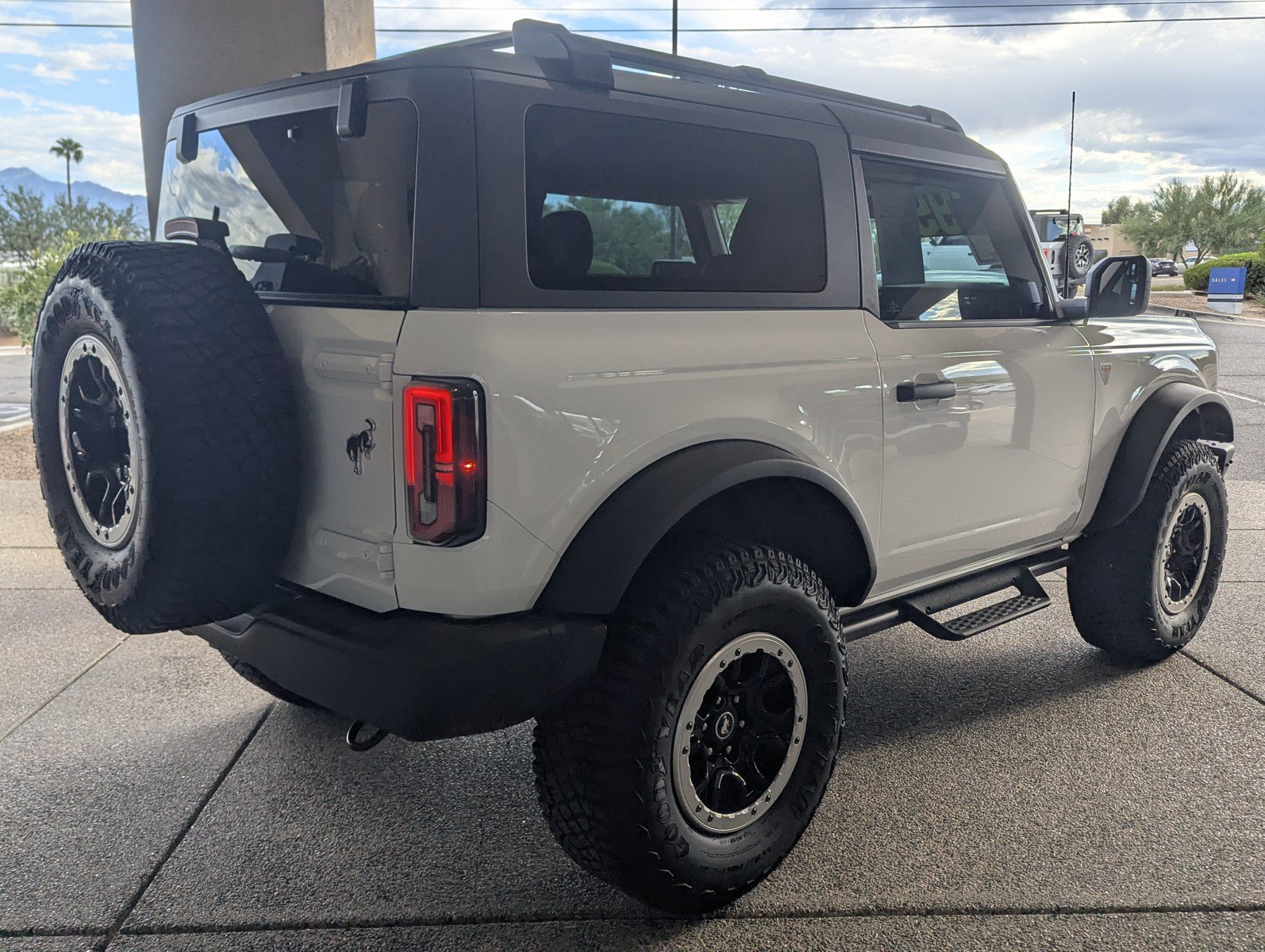 Used 2024 Ford Bronco Badlands w/ Sasquatch Package AWD/4WD image 2