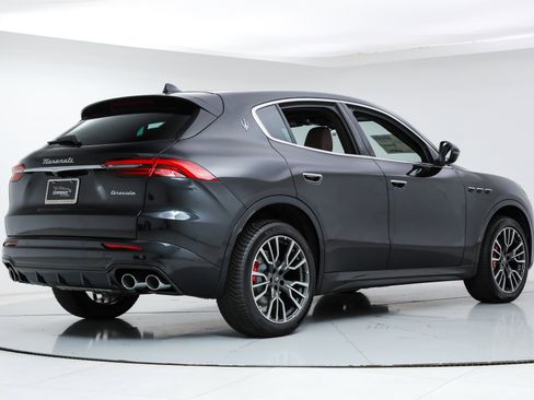 New 2025 Maserati Grecale GT image 5