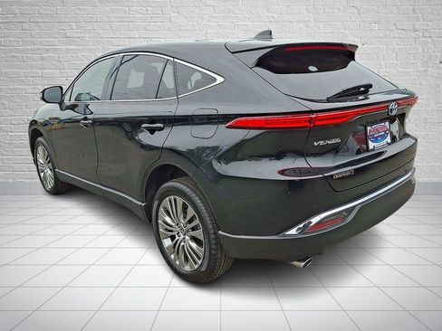 Used 2023 Toyota Venza Limited AWD/4WD image 6