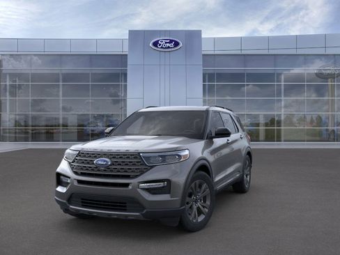 New 2024 Ford Explorer XLT w/ Equipment Group 202A image 2