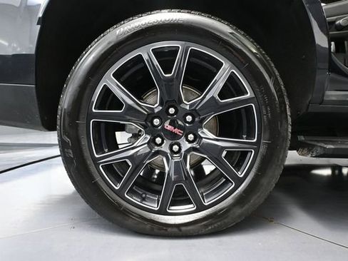 Used 2025 GMC Yukon Denali w/ Sun & Power Step Package AWD/4WD image 16