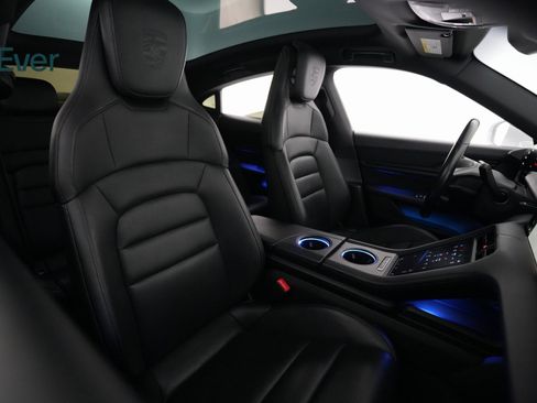 Used 2021 Porsche Taycan 4S image 8