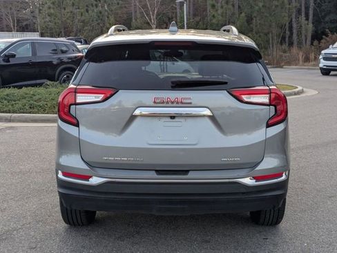 Used 2024 GMC Terrain SLT image 5