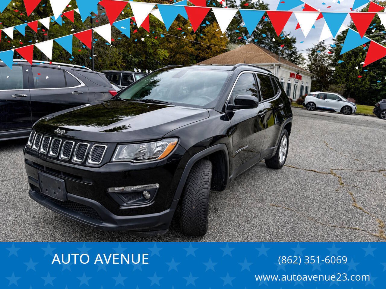 Used 2018 Jeep Compass Latitude w/ Popular Equipment Group AWD/4WD image 1