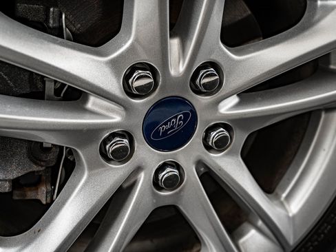 Used 2018 Ford Fusion SE image 8