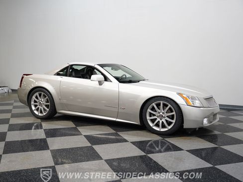 Used 2006 Cadillac XLR V image 15