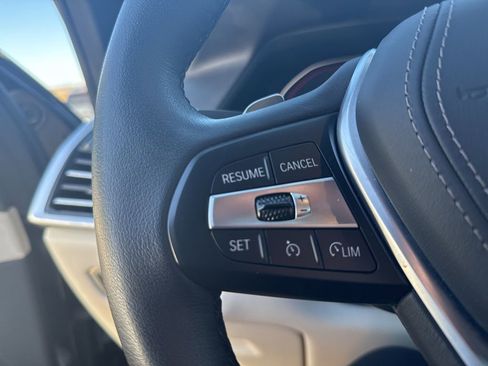 Used 2022 BMW X5 xDrive40i w/ Premium Package image 16