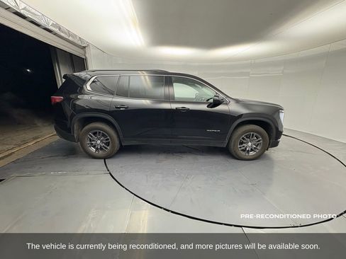 Used 2025 GMC Acadia Elevation image 7