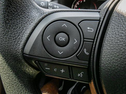 Used 2025 Toyota RAV4 XLE w/ Convenience Package FWD image 19