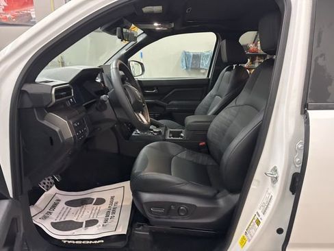 Used 2024 Toyota Tacoma TRD Sport w/ TRD Sport Premium Package image 10