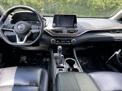Used 2021 Nissan Altima 2.5 Platinum AWD/4WD image 16