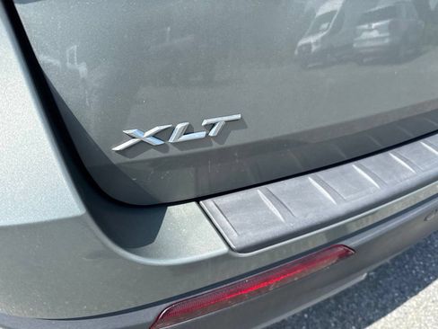 Used 2020 Ford Explorer XLT w/ Equipment Group 202A AWD/4WD image 8