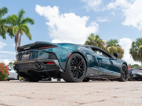 Used 2023 McLaren GT RWD image 19