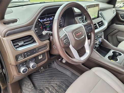 Used 2021 GMC Yukon XL SLT w/ SLT Premium Package image 20