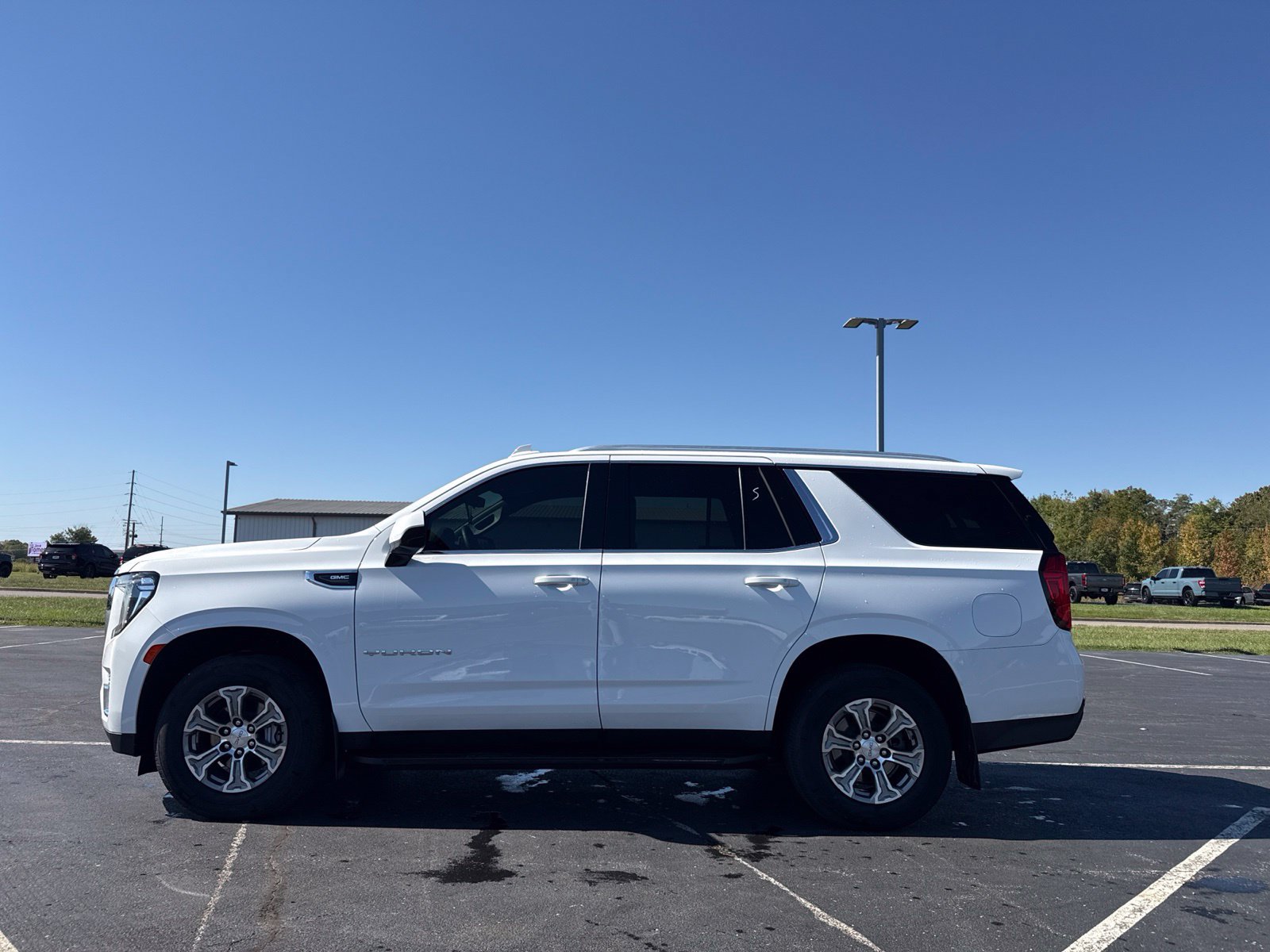 Used 2022 GMC Yukon SLE w/ Gmc Pro Safety Plus Package AWD/4WD image 15