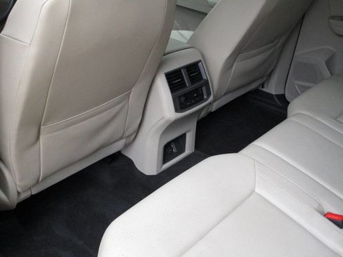 Used 2018 Volkswagen Atlas SE w/ R-Line Package FWD image 11