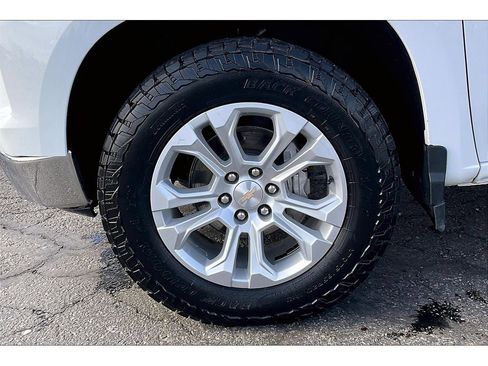 Used 2023 Chevrolet Silverado 1500 LTZ image 9