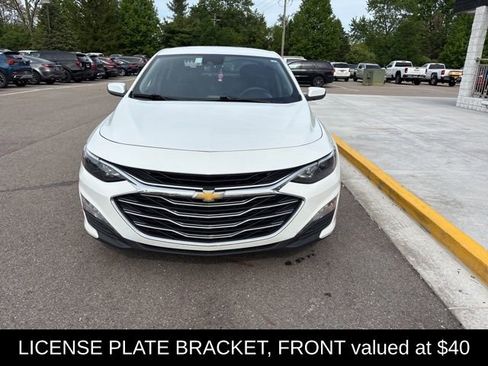 Used 2023 Chevrolet Malibu LT FWD image 3