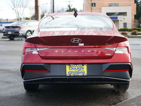 New 2025 Hyundai Elantra Limited image 5