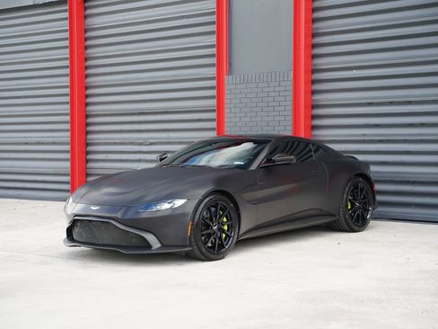 Used 2019 Aston Martin V8 Vantage Coupe image 1