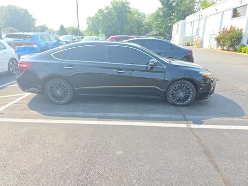 Used 2016 Toyota Avalon Touring FWD image 4