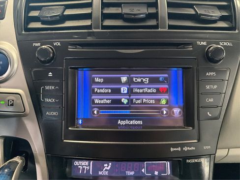 Used 2014 Toyota Prius V Five FWD image 17