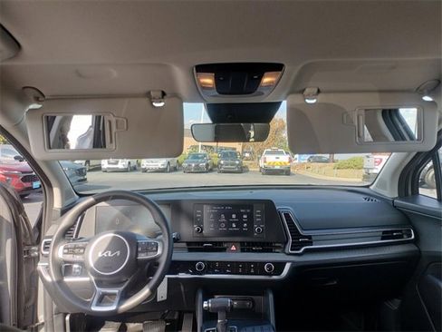 Used 2023 Kia Sportage LX image 18