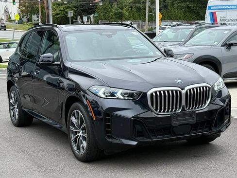 Used 2024 BMW X5 xDrive40i w/ M Sport Package AWD/4WD image 3