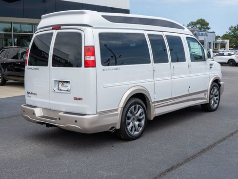 New 2026 GMC Savana 2500 w/ Driver Convenience Package RWD image 3