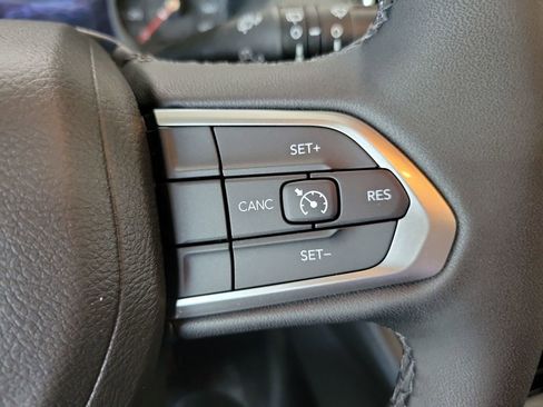 New 2026 Jeep Compass Latitude w/ Sun and Sound Group AWD/4WD image 17