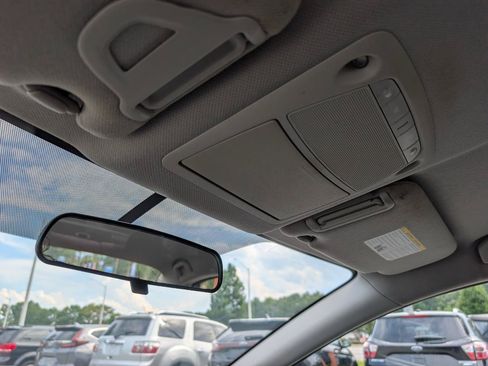 Used 2014 Nissan Sentra SR w/ SR Driver Package FWD image 29