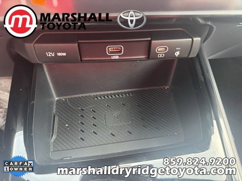 Used 2025 Kia Niro EX image 22