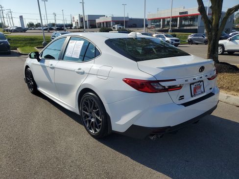 Used 2025 Toyota Camry SE w/ Convenience Package AWD/4WD image 3