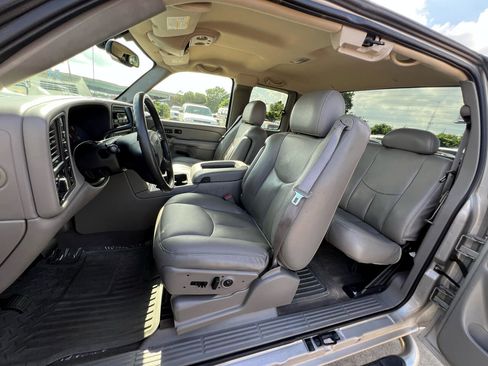 Used 2004 GMC Sierra 2500 SLT w/ Skid Plate Package image 61