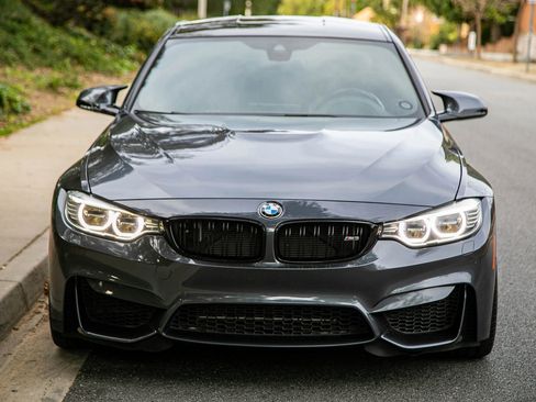 Used 2017 BMW M3 RWD image 2