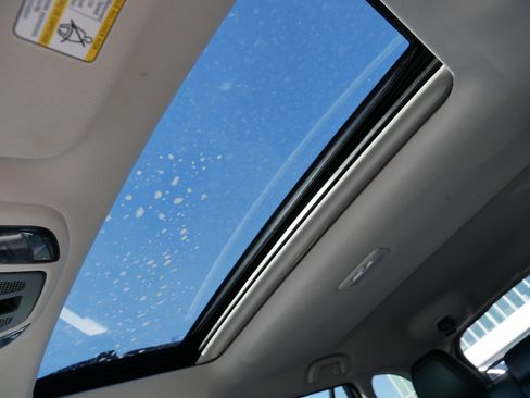 Used 2023 Subaru Outback Limited image 32