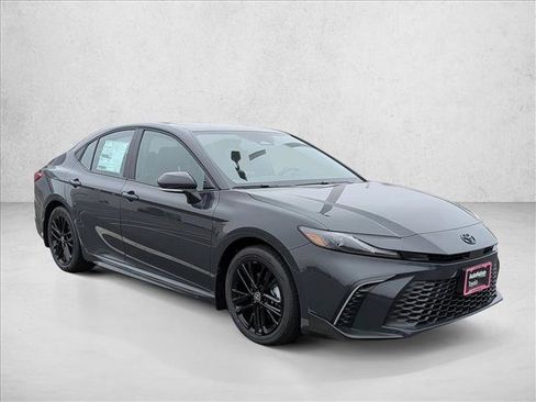 New 2026 Toyota Camry SE image 7