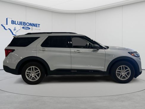 Used 2026 Ford Explorer Active w/ Active Comfort Package RWD image 4