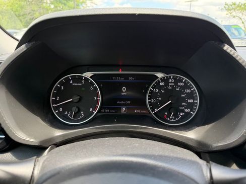 Used 2022 Nissan Sentra SR w/ Trunk Package FWD image 16