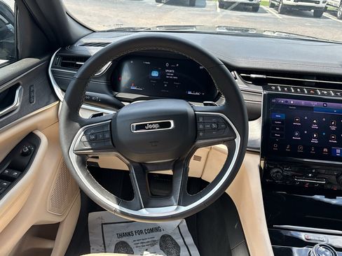 Used 2024 Jeep Grand Cherokee L Limited RWD image 22