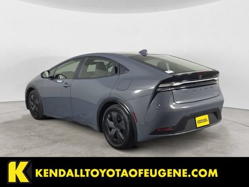 Certified 2025 Toyota Prius Plug-In Hybrid FWD image 7