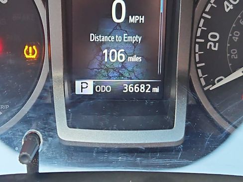 Used 2022 Toyota Tacoma TRD Off-Road w/ Technology Package AWD/4WD image 16