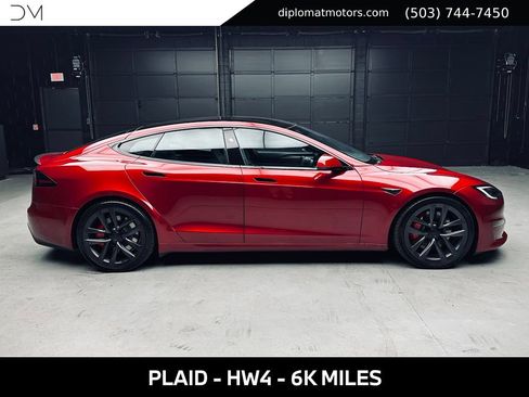 Used 2024 Tesla Model S Plaid AWD/4WD image 7