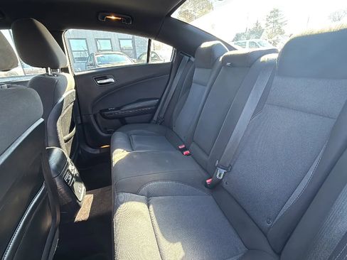 Used 2017 Dodge Charger SE w/ Blacktop Package image 20