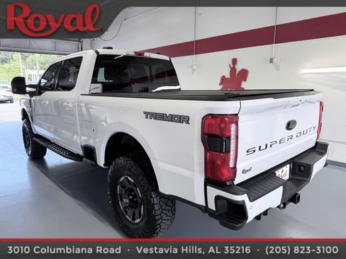 Used 2024 Ford F250 Lariat w/ Tremor Off-Road Package AWD/4WD image 7