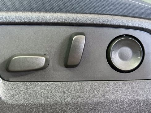 Used 2022 Chevrolet Silverado 1500 LT image 26