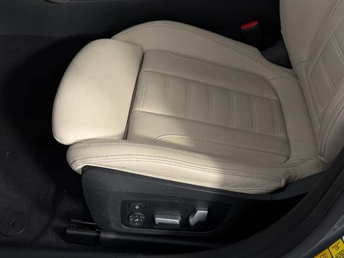 Used 2023 BMW i4 eDrive35 image 13